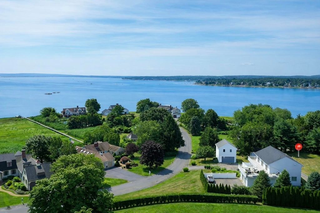 44 Seabury Point Rd, Duxbury, MA 02332