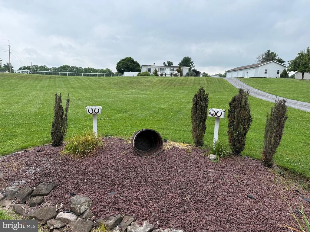 472 SCOTCH PINE RD, Dillsburg, PA 17019