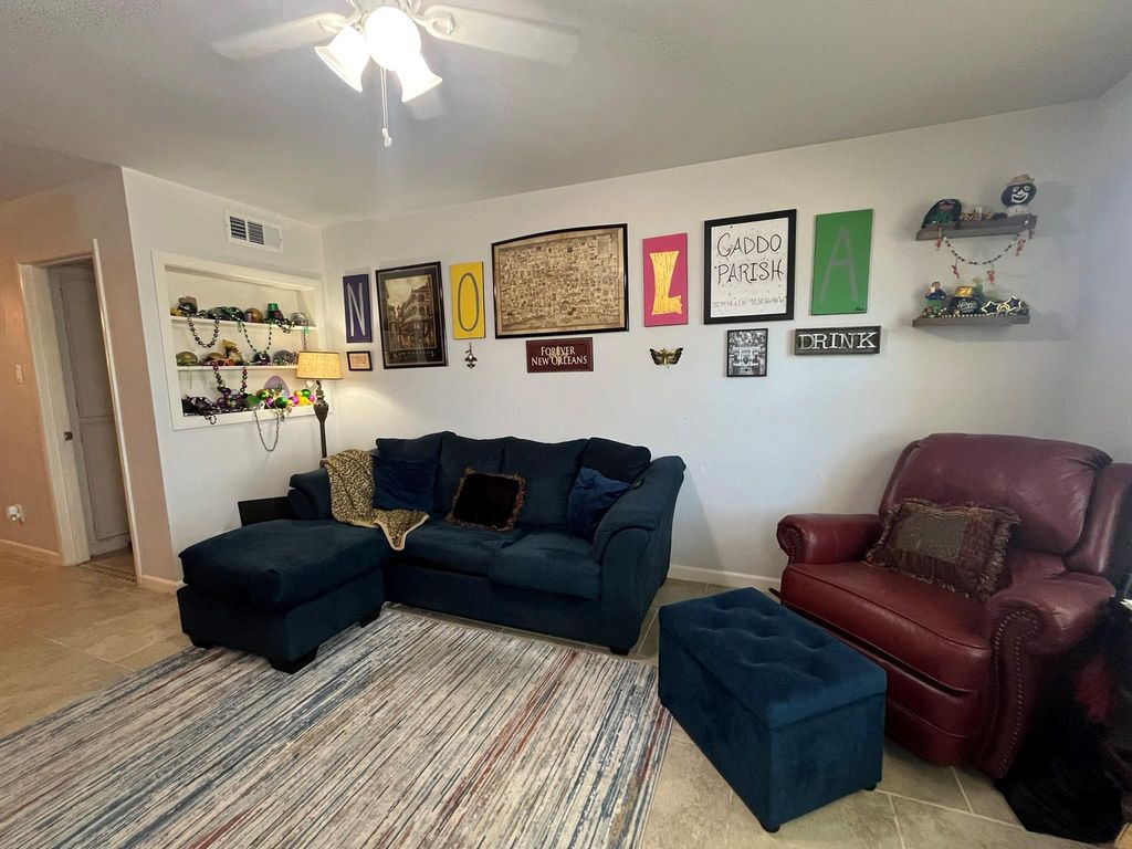 7221 Beechnut Street D, Houston, TX 77074