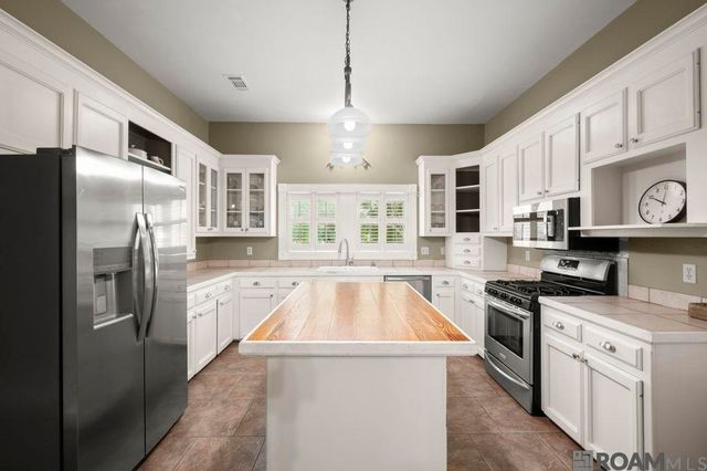 38326 Henry Rd, Prairieville, LA 70769