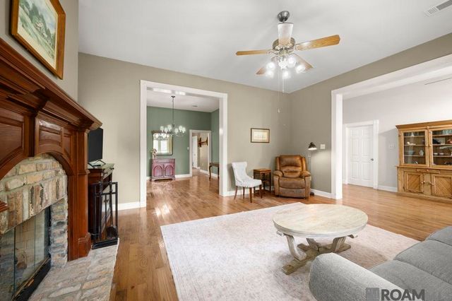 38326 Henry Rd, Prairieville, LA 70769