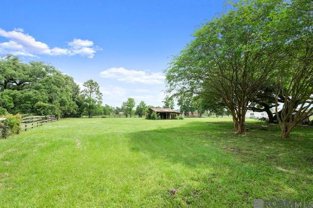 38326 Henry Rd, Prairieville, LA 70769
