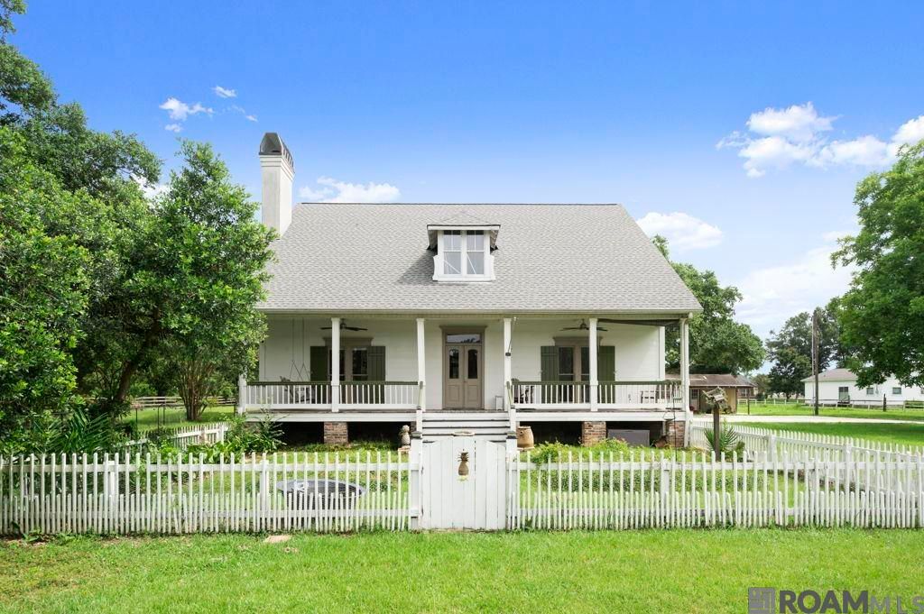 38326 Henry Rd, Prairieville, LA 70769