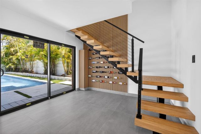 2131 N 53rd Ave, Hollywood, FL 33021