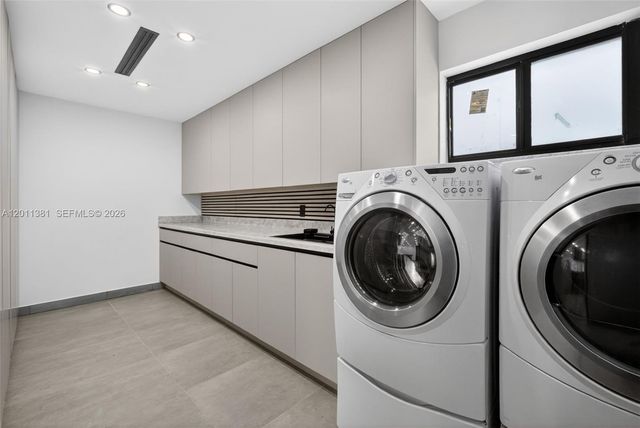 2131 N 53rd Ave, Hollywood, FL 33021