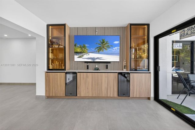 2131 N 53rd Ave, Hollywood, FL 33021