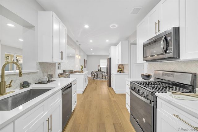 2930 Monaco St Pkwy, Denver, CO 80207