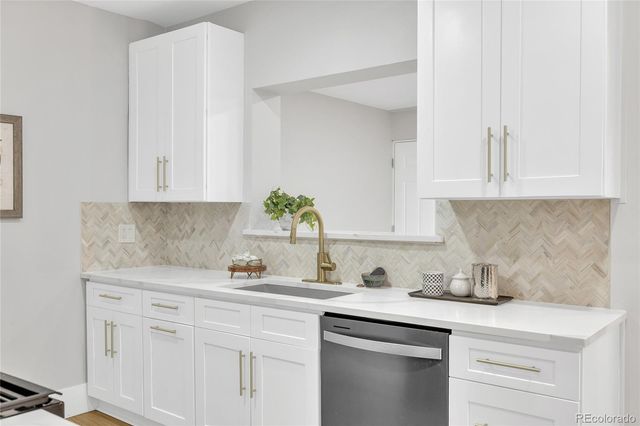 2930 Monaco St Pkwy, Denver, CO 80207