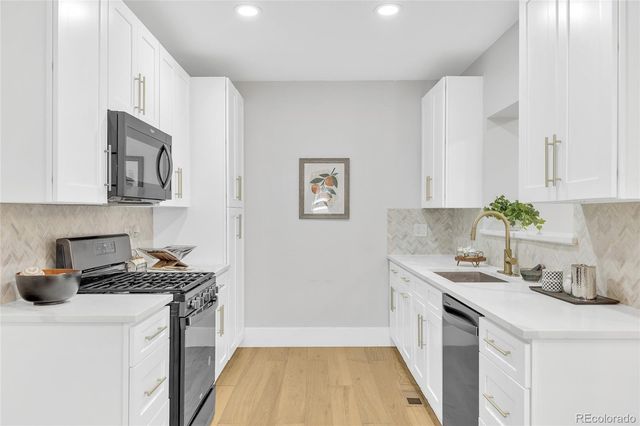 2930 Monaco St Pkwy, Denver, CO 80207