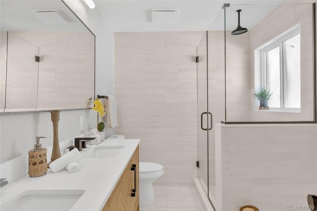 2930 Monaco St Pkwy, Denver, CO 80207