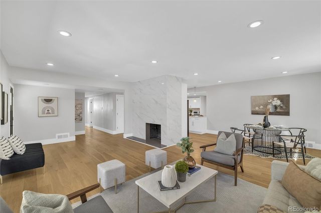 2930 Monaco St Pkwy, Denver, CO 80207