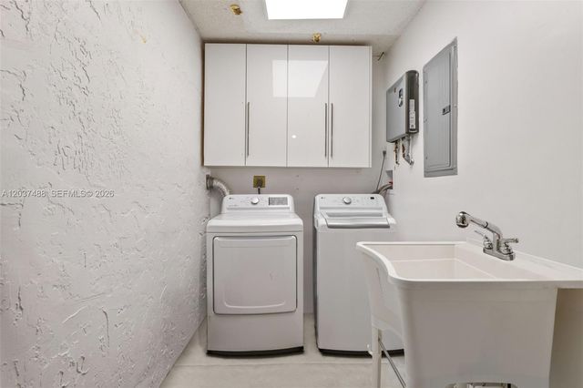 8014 NW 101st Ave, Tamarac, FL 33321
