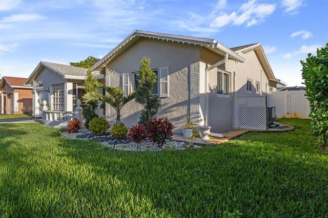 8014 NW 101st Ave, Tamarac, FL 33321