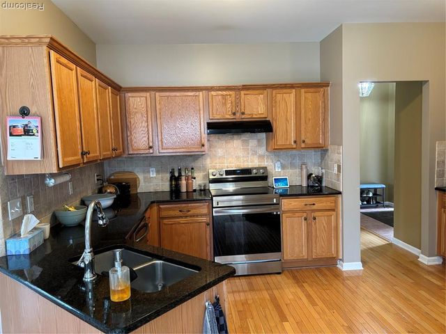 2108 Lagoon Drive, Rochester Hills, MI 48309