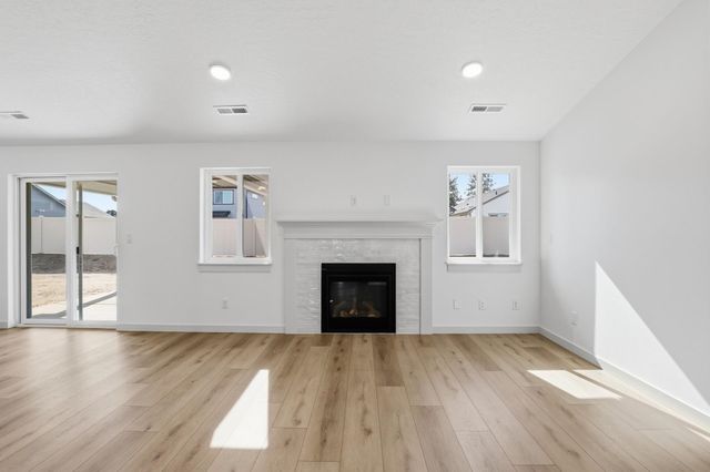 5323 N Ainsworth Ln, Spokane, WA 99217