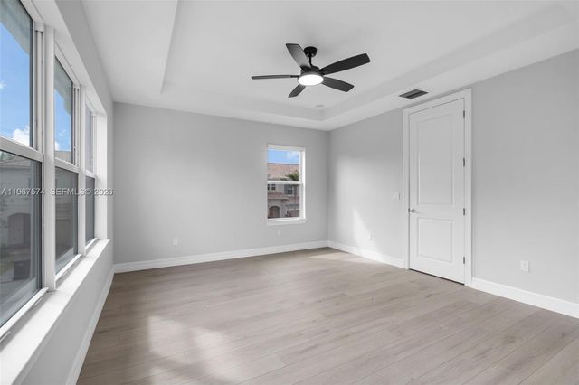 1595 Evergreen Ter, Hollywood, FL 33021