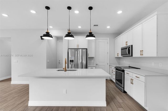 1595 Evergreen Ter, Hollywood, FL 33021