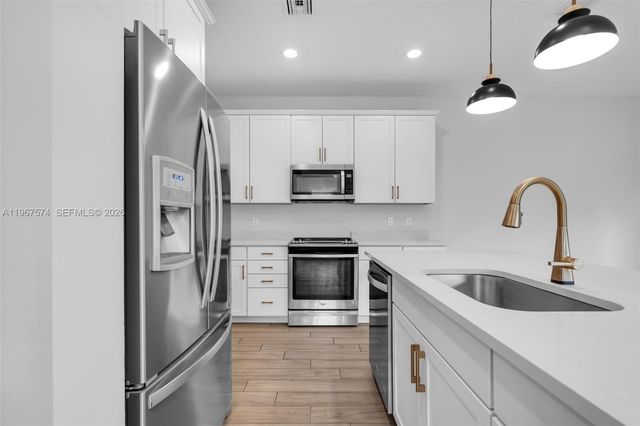 1595 Evergreen Ter, Hollywood, FL 33021