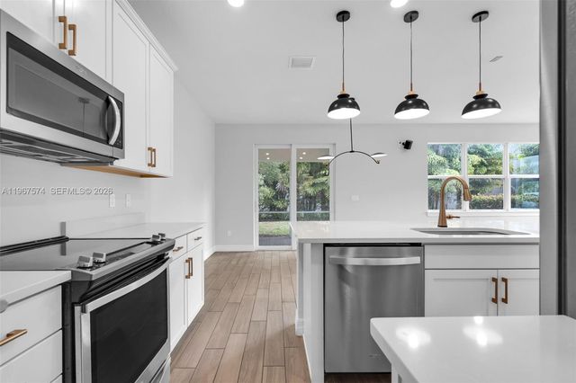 1595 Evergreen Ter, Hollywood, FL 33021