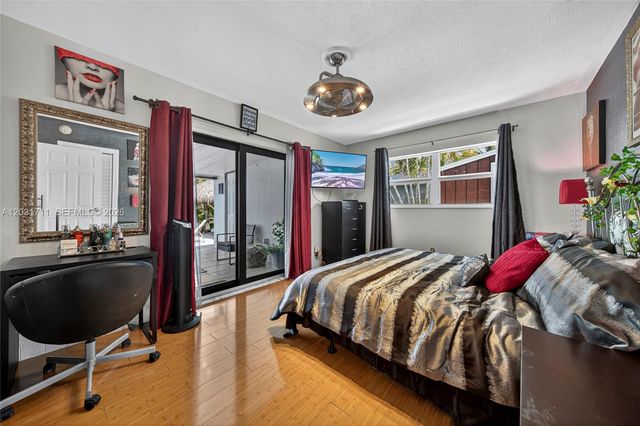 380 SE 1st Ter, Pompano Beach, FL 33060