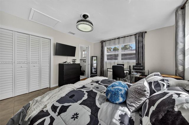 380 SE 1st Ter, Pompano Beach, FL 33060