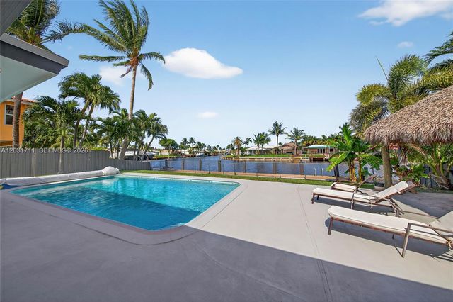 380 SE 1st Ter, Pompano Beach, FL 33060
