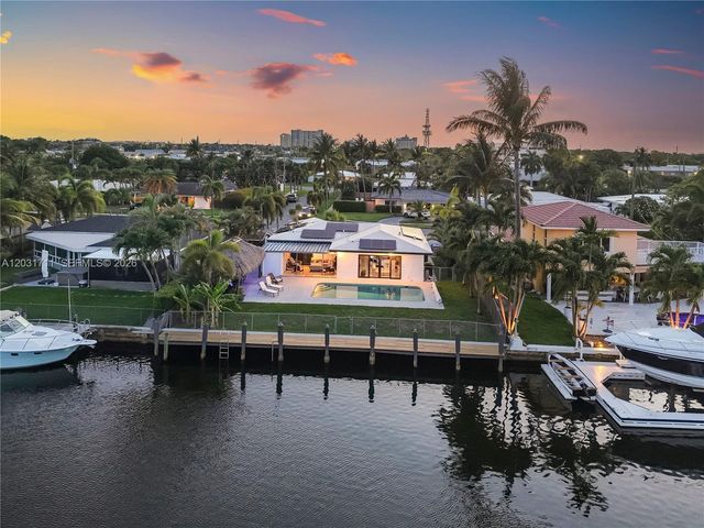 380 SE 1st Ter, Pompano Beach, FL 33060