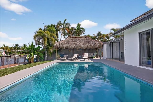 380 SE 1st Ter, Pompano Beach, FL 33060