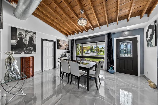 380 SE 1st Ter, Pompano Beach, FL 33060