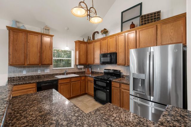 7210 Ramblewood Drive, Magnolia, TX 77354