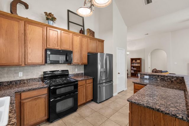 7210 Ramblewood Drive, Magnolia, TX 77354