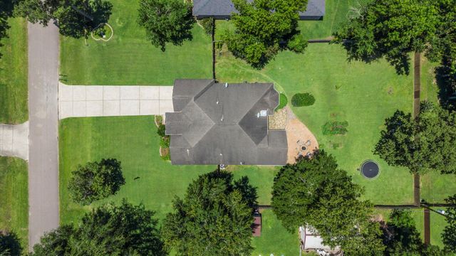 7210 Ramblewood Drive, Magnolia, TX 77354