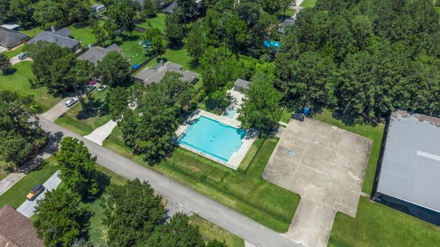 7210 Ramblewood Drive, Magnolia, TX 77354