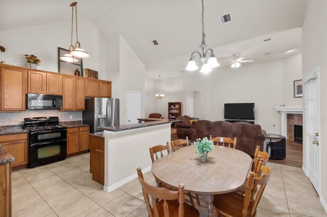 7210 Ramblewood Drive, Magnolia, TX 77354