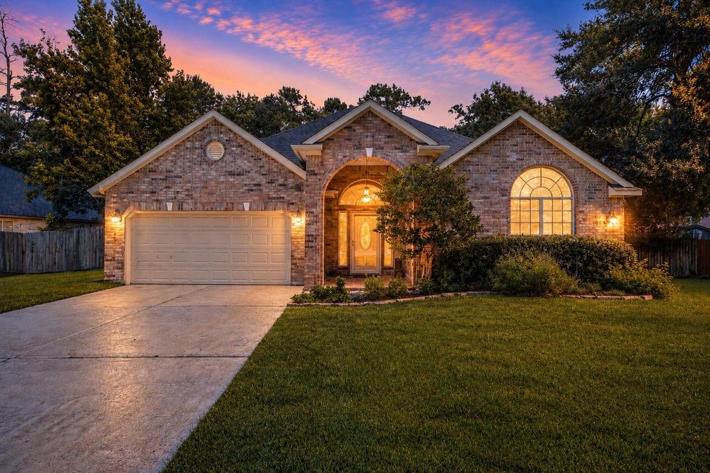 7210 Ramblewood Drive, Magnolia, TX 77354