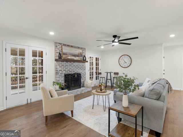 230 Horseshoe Circle, Fayetteville, GA 30215