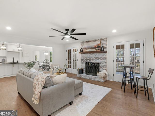 230 Horseshoe Circle, Fayetteville, GA 30215