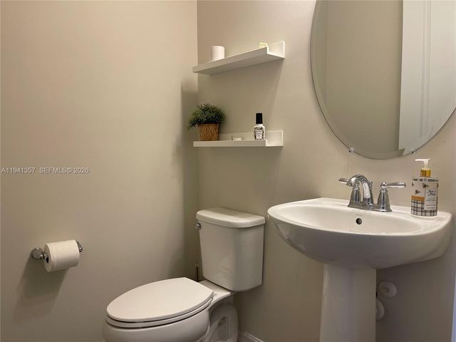 4441 E Appleton Cir E, Oakland Park, FL 33309