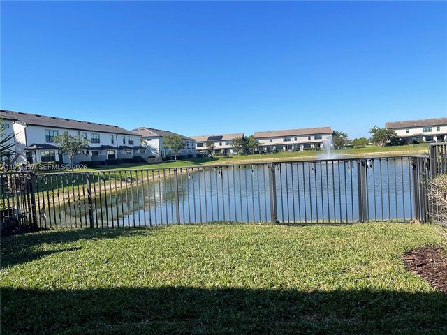 4441 E Appleton Cir E, Oakland Park, FL 33309