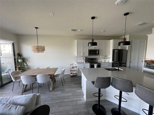 4441 E Appleton Cir E, Oakland Park, FL 33309