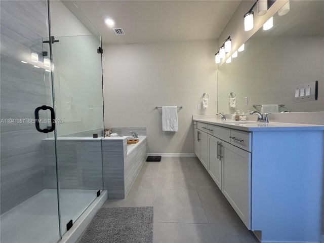 4441 E Appleton Cir E, Oakland Park, FL 33309