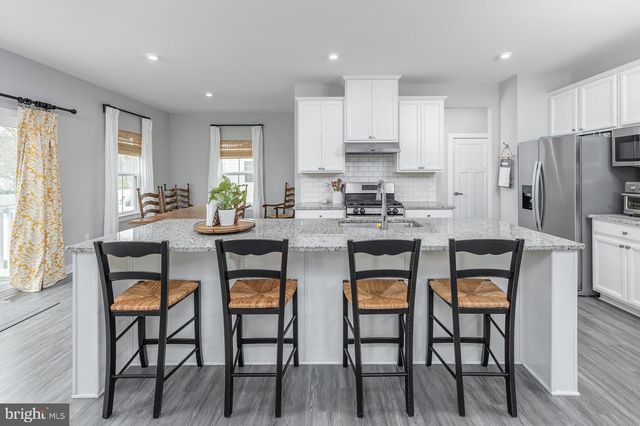 213 SPRING BEAUTY DR, Williamstown, NJ 08094