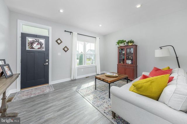 213 SPRING BEAUTY DR, Williamstown, NJ 08094