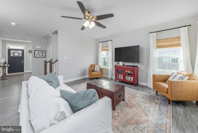 213 SPRING BEAUTY DR, Williamstown, NJ 08094