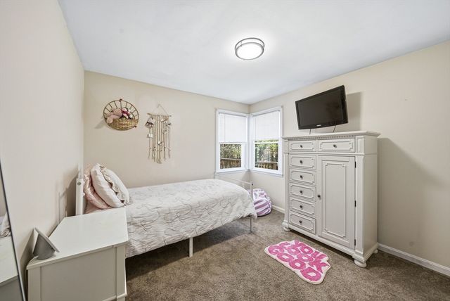 16 Monterey Dr, Leicester, MA 01611