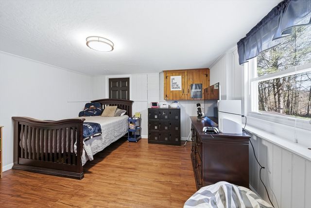 16 Monterey Dr, Leicester, MA 01611