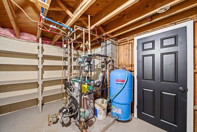 16 Monterey Dr, Leicester, MA 01611