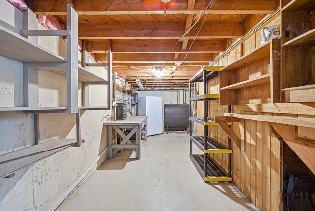 16 Monterey Dr, Leicester, MA 01611