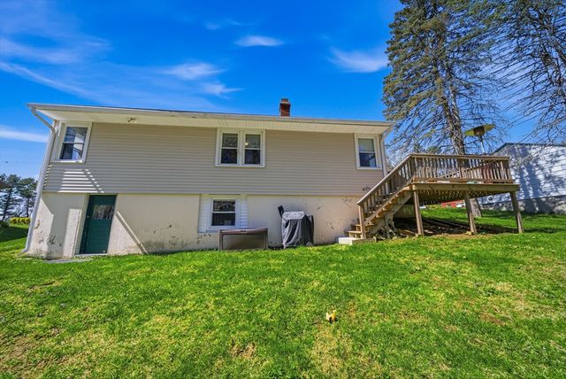 16 Monterey Dr, Leicester, MA 01611