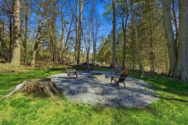 16 Monterey Dr, Leicester, MA 01611